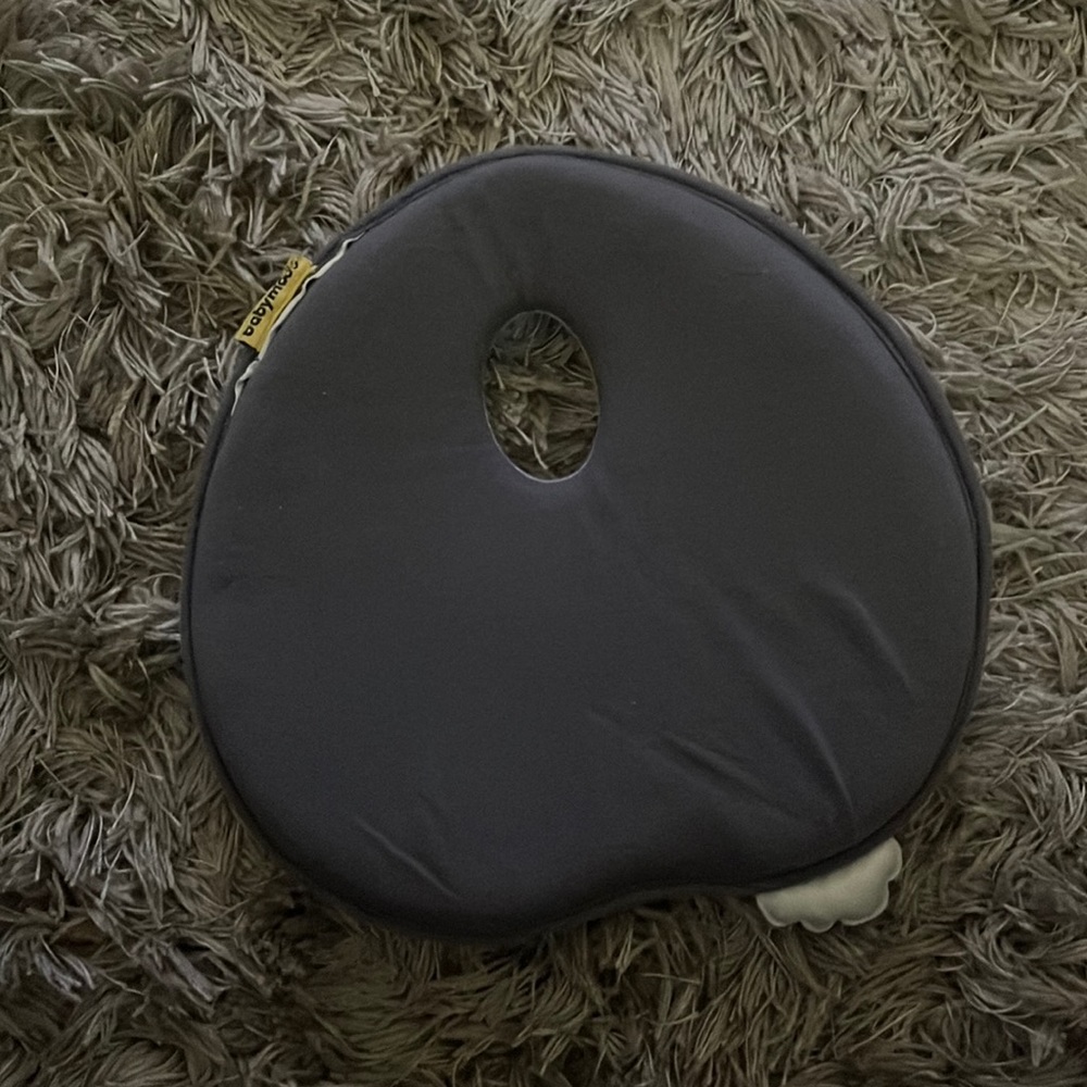 Grey Baby Moov Lovenest Flat Head Pillow